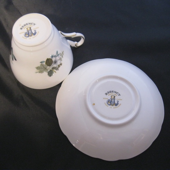 Vintage Regency English Teacup & Saucer Bone China - Picture 5 of 7